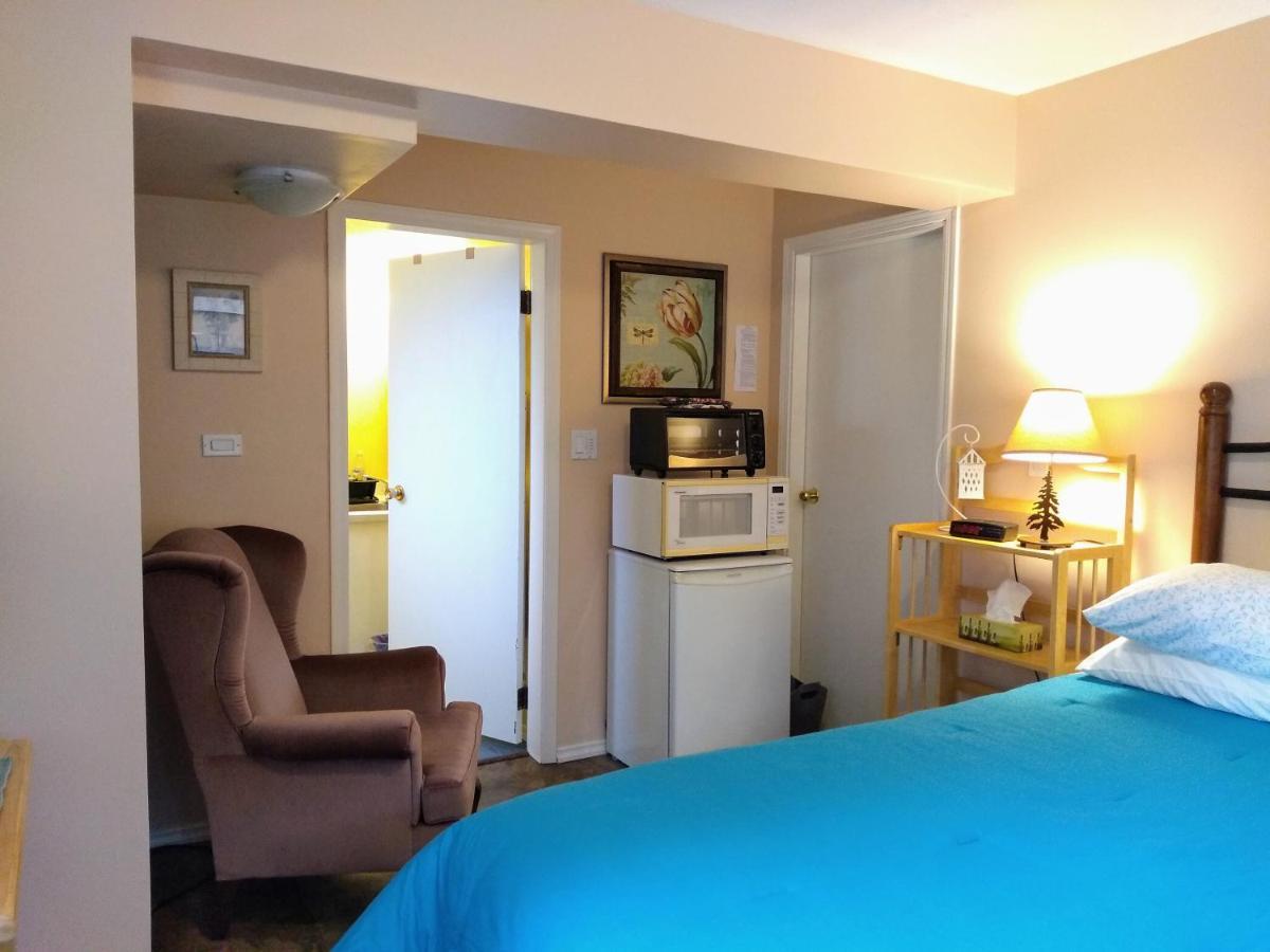 Bed and Breakfast At Nautica Tigh Private Keypad Entrances Qualicum Beach Exteriér fotografie