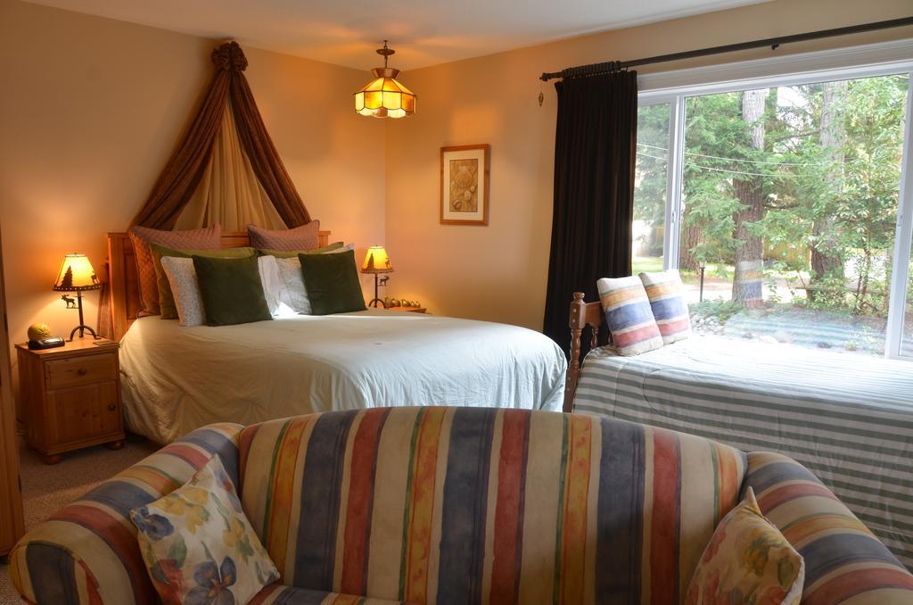 Bed and Breakfast At Nautica Tigh Private Keypad Entrances Qualicum Beach Exteriér fotografie