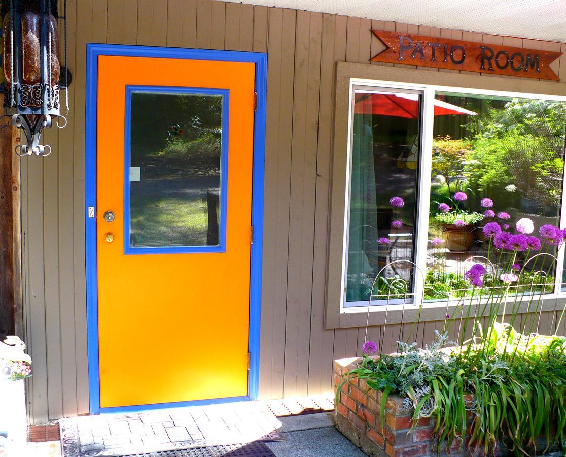 Bed and Breakfast At Nautica Tigh Private Keypad Entrances Qualicum Beach Exteriér fotografie